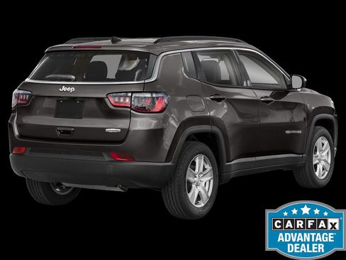 Used 2022 Jeep Compass Latitude AWD/4WD image 2