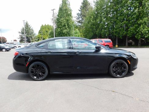 Used 2017 Chrysler 200 LX FWD image 18
