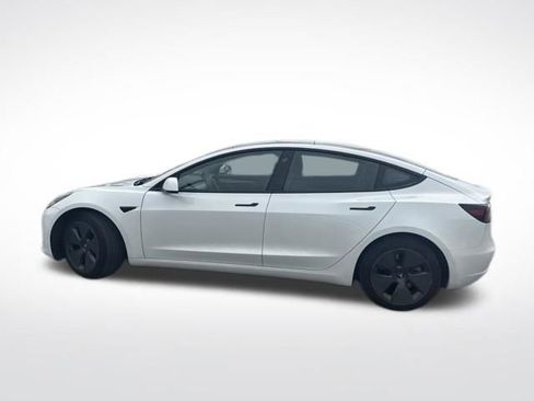 Used 2023 Tesla Model 3 Standard Range RWD image 5