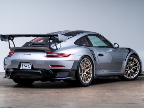 Used 2018 Porsche 911 GT2 RS w/ Weissach Package RWD image 7