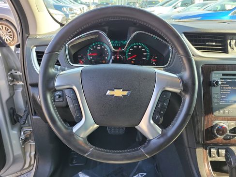 Used 2017 Chevrolet Traverse LT image 21
