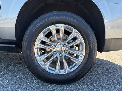 Used 2023 Chevrolet Suburban High Country image 45