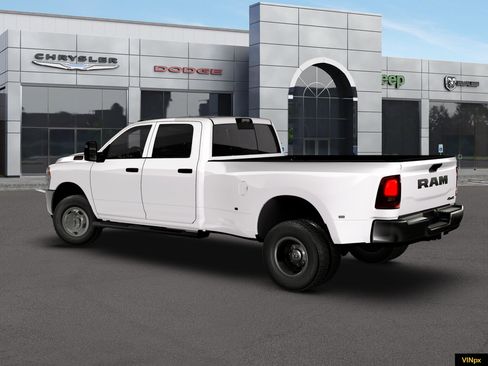 New 2026 RAM 3500 Tradesman AWD/4WD image 4