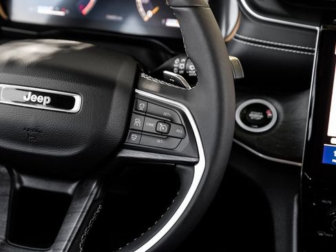 Used 2023 Jeep Grand Cherokee L Limited image 28