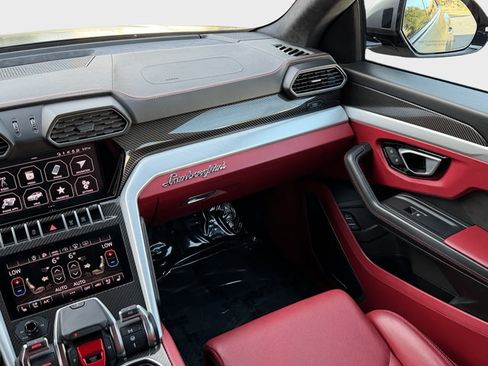 Used 2022 Lamborghini Urus AWD/4WD image 17