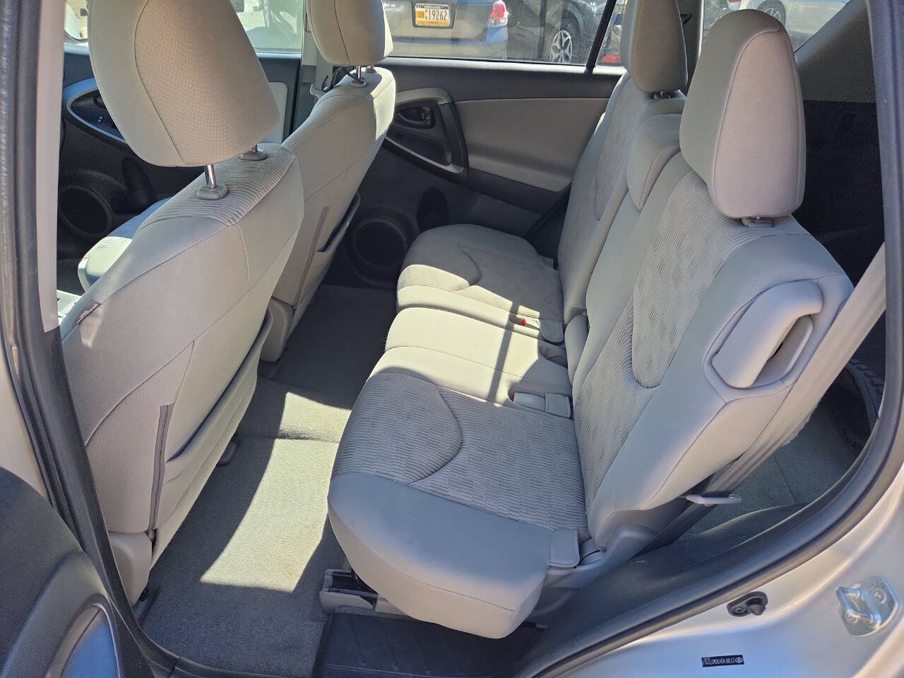 Used 2012 Toyota RAV4 4WD w/ Value Pkg image 19