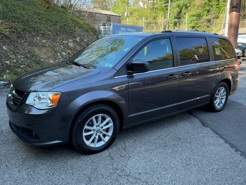Used 2018 Dodge Grand Caravan SXT FWD image 4