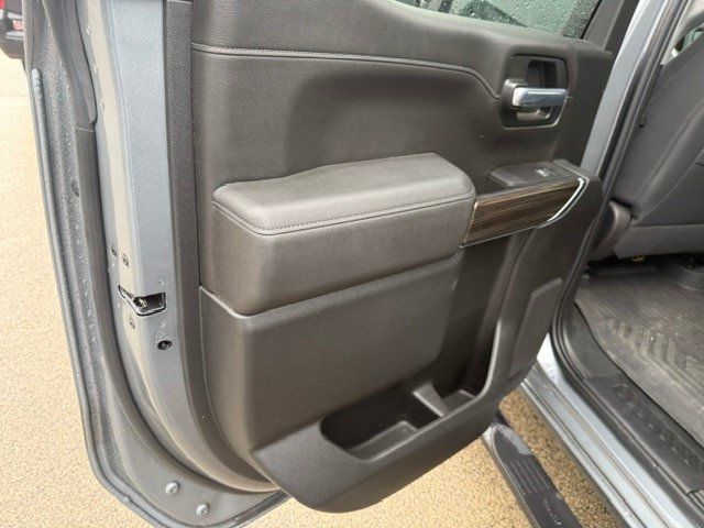 Used 2022 Chevrolet Silverado 1500 RST AWD/4WD image 13