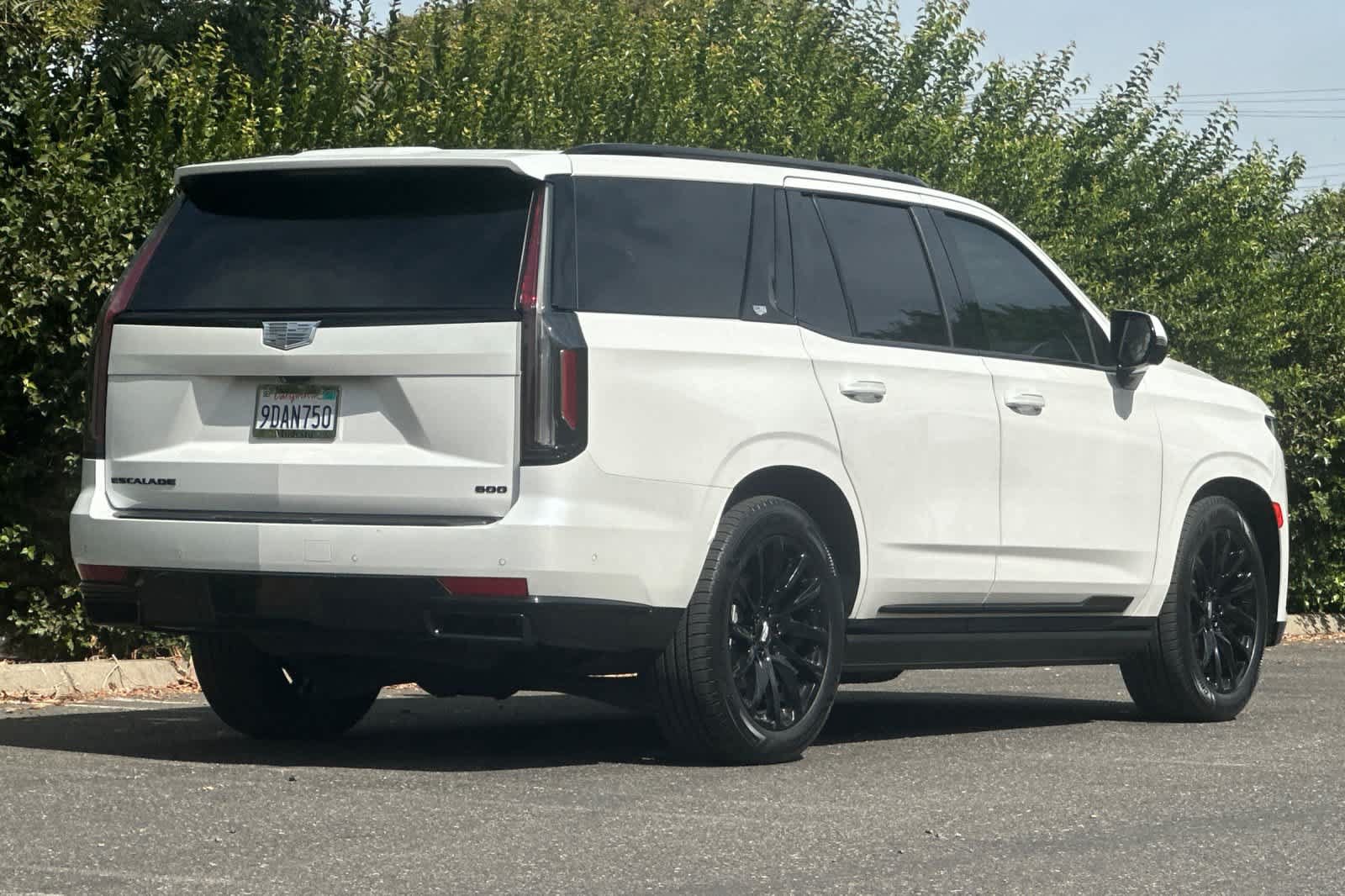 Used 2023 Cadillac Escalade Sport Platinum w/ LPO, ONYX Package AWD/4WD image 3