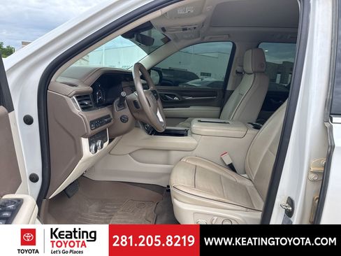 Used 2021 GMC Yukon Denali w/ Denali Premium Package image 17