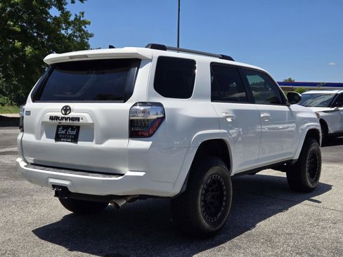 Used 2020 Toyota 4Runner SR5 RWD image 7