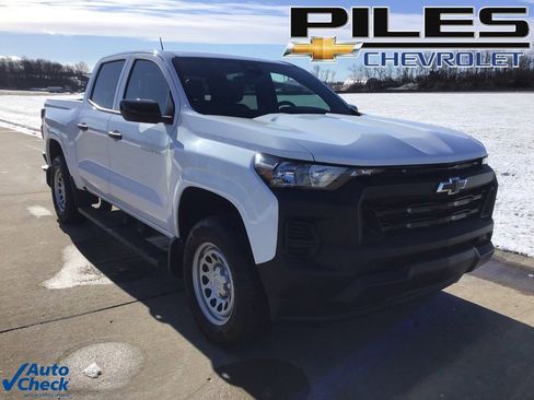 Used 2024 Chevrolet Colorado W/T w/ Safety Package image 1
