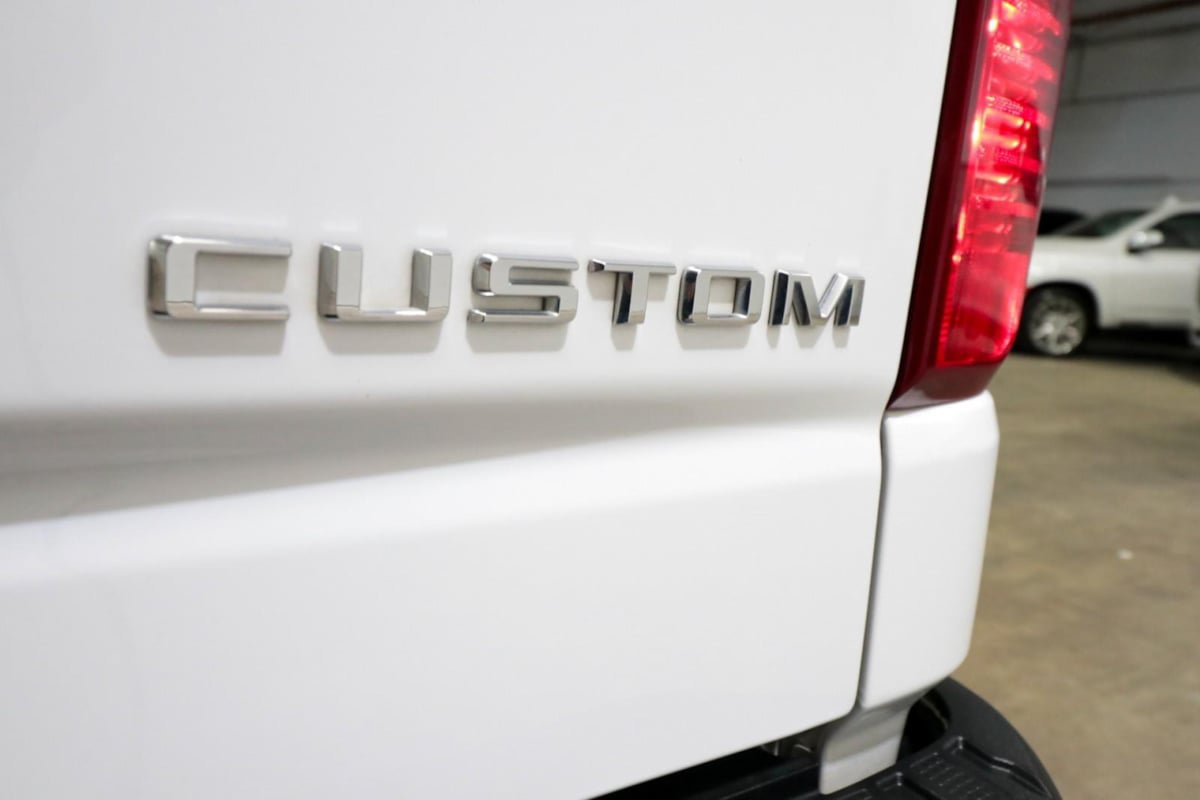 Used 2023 Chevrolet Silverado 1500 Custom AWD/4WD image 26