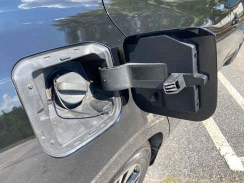 Used 2022 Nissan Sentra SV FWD image 28