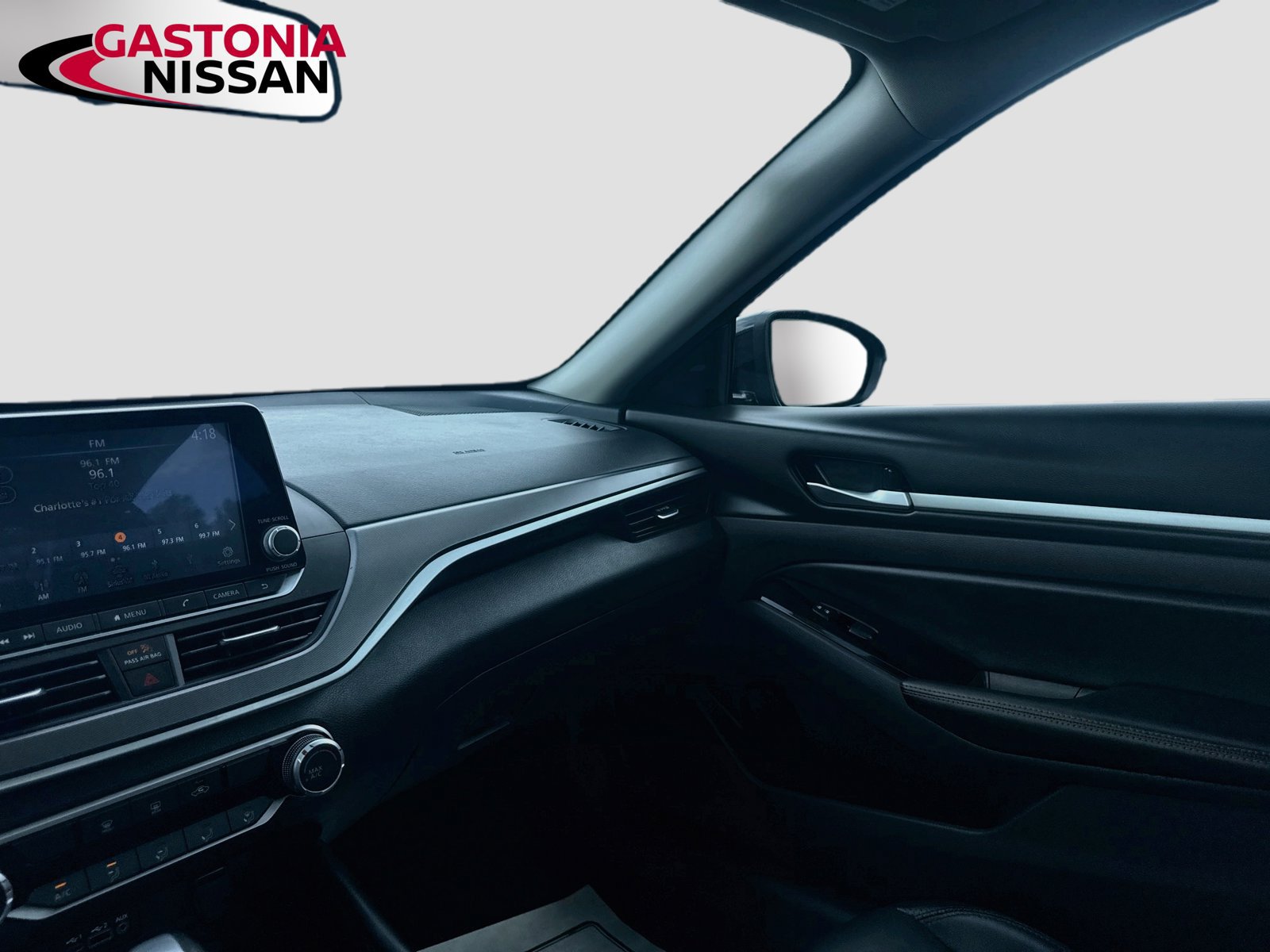 Used 2025 Nissan Altima 2.5 SR FWD image 30