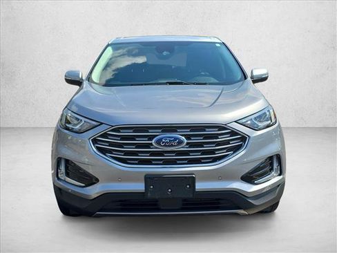 Used 2021 Ford Edge Titanium image 2