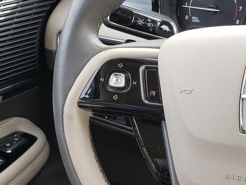 Used 2022 Lincoln Corsair AWD w/ Equipment Group 101A image 23