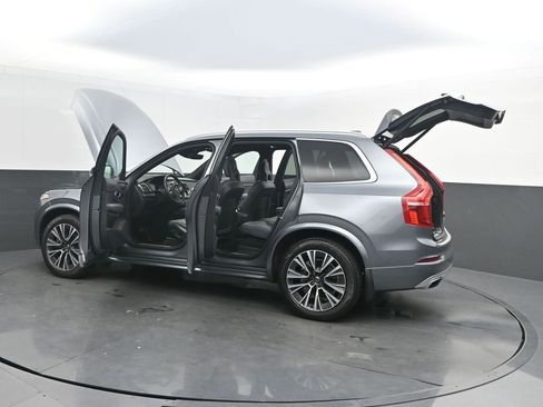 Used 2020 Volvo XC90 T6 Momentum w/ Protection Package Premier image 40