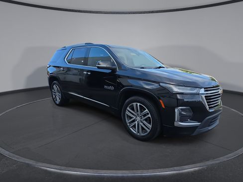 Used 2023 Chevrolet Traverse High Country AWD/4WD image 2