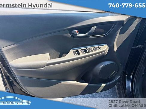 Used 2023 Hyundai Kona SEL AWD/4WD image 9