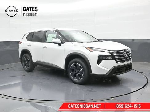 Used 2026 Nissan Rogue SV AWD/4WD image 4