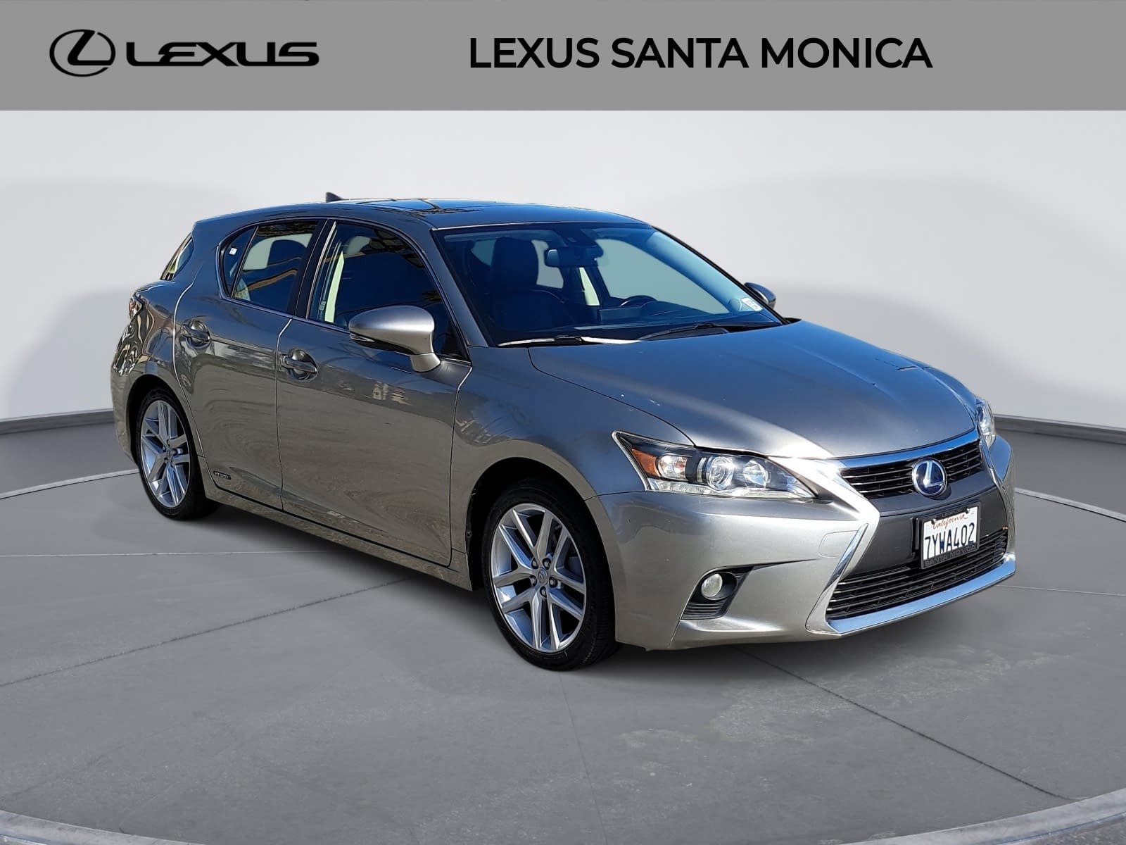 Used 2017 Lexus CT 200h w/ Navigation System Package FWD image 3