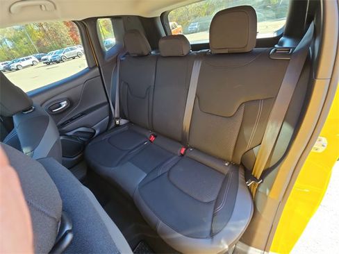 Used 2023 Jeep Renegade Altitude image 23