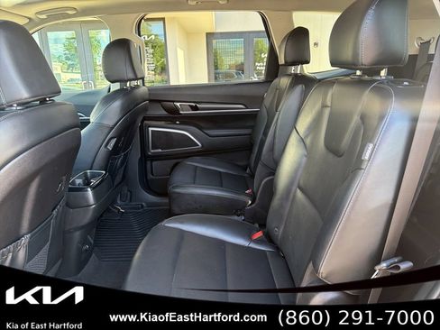 Certified 2023 Kia Telluride S w/ S Sunroof Package AWD/4WD image 18
