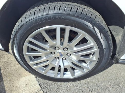 Used 2024 Ford Expedition Limited image 6