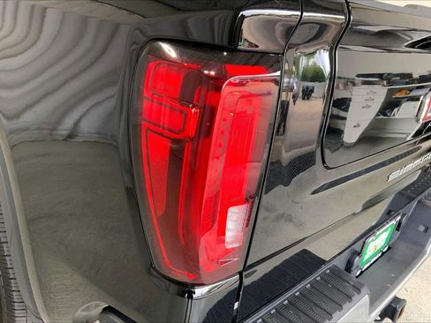 Used 2025 GMC Sierra 1500 SLT image 13
