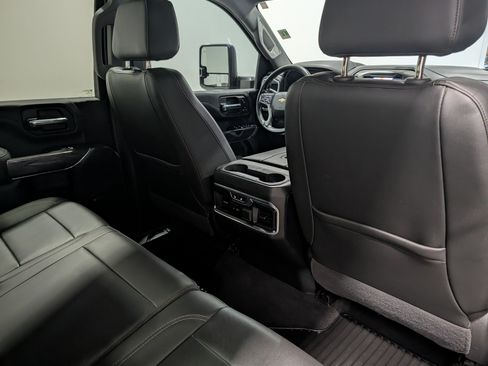 Used 2020 Chevrolet Silverado 2500 LTZ w/ LTZ Premium Package AWD/4WD image 19