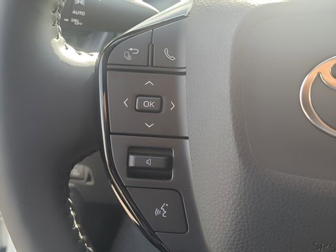New 2026 Toyota Prius Plug-In Hybrid FWD image 23