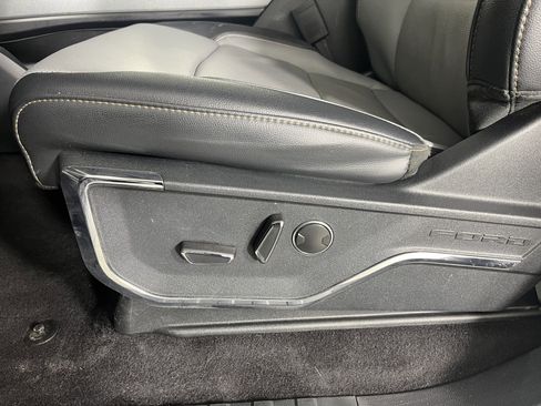 Used 2023 Ford F150 Lightning Lariat image 18