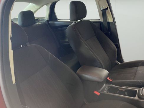 Used 2017 Ford Focus SE FWD image 31