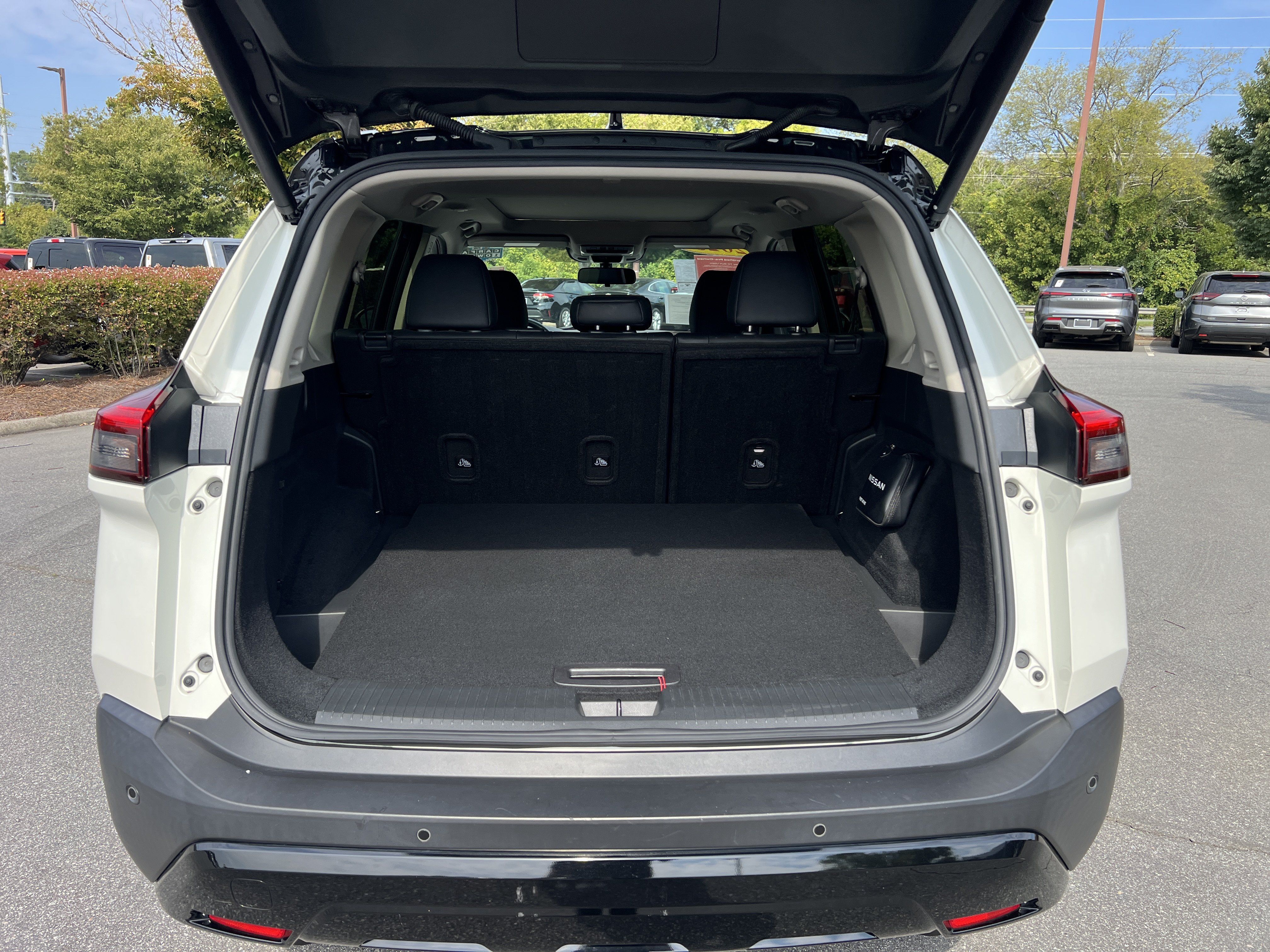 Certified 2023 Nissan Rogue SV w/ SV Premium B Package AWD/4WD image 15