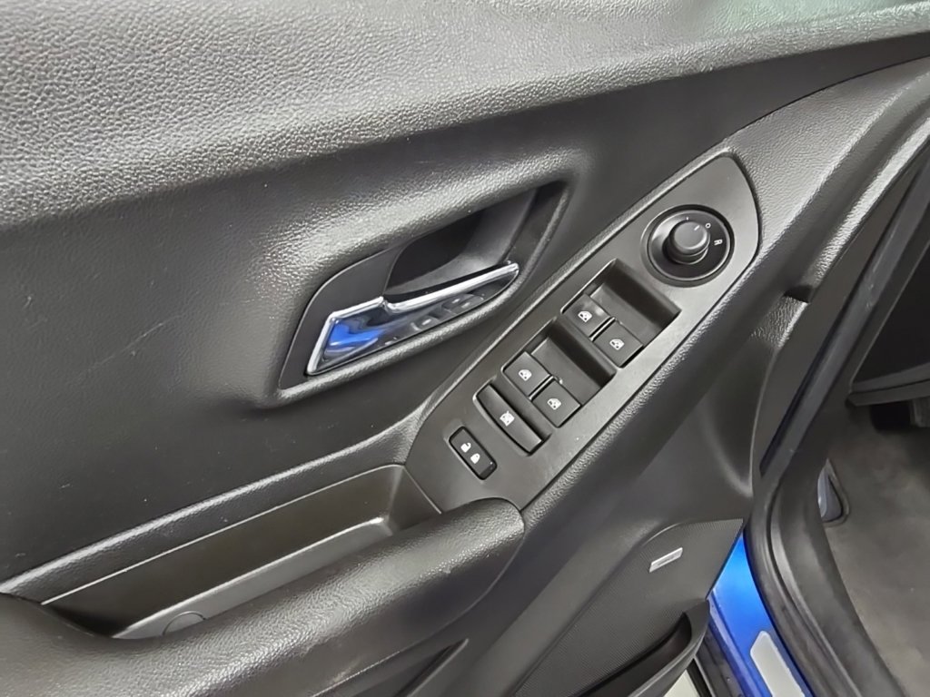Used 2015 Chevrolet Trax LTZ w/ LPO, Protection Package AWD/4WD image 12