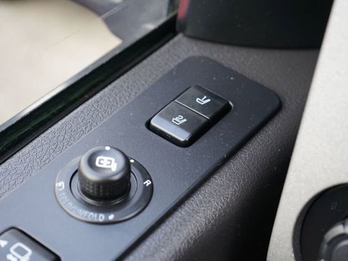 Used 2012 Ford F350 Lariat w/ Lariat Interior Pkg image 16