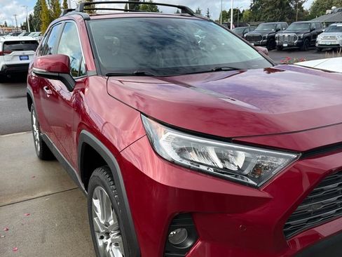 Used 2021 Toyota RAV4 Limited AWD/4WD image 2