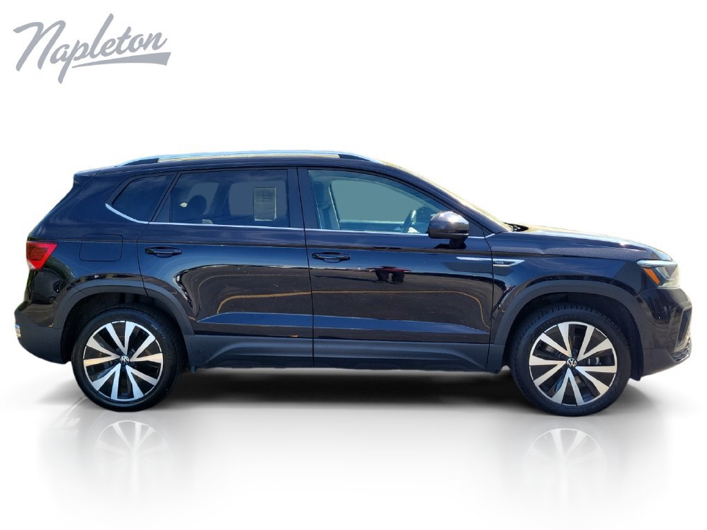 Used 2024 Volkswagen Taos SE FWD image 7
