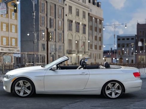 Used 2010 BMW 335i Convertible RWD image 4