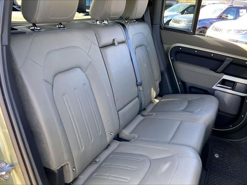 Used 2021 Land Rover Defender 110 SE image 17