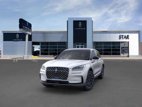 New 2023 Lincoln Corsair Reserve w/ Equipment Group 202A image 2