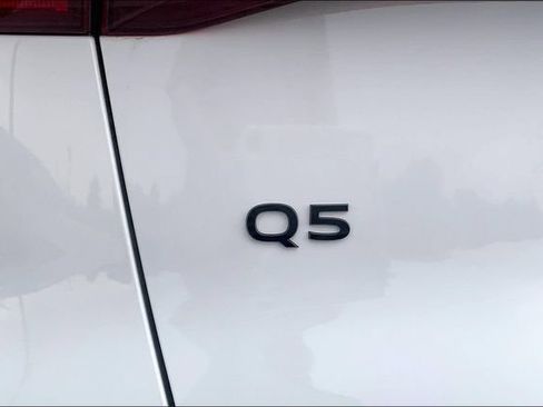 Used 2025 Audi Q5 Premium Plus w/ Premium Plus AWD/4WD image 8