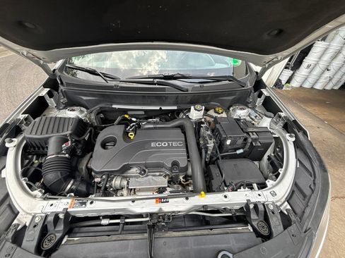 Used 2021 Chevrolet Equinox LT FWD image 8