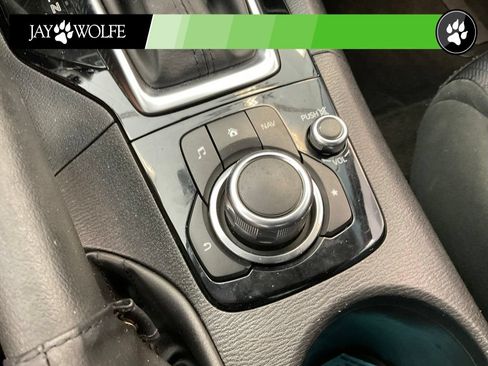 Used 2015 MAZDA MAZDA3 i Sport FWD image 16