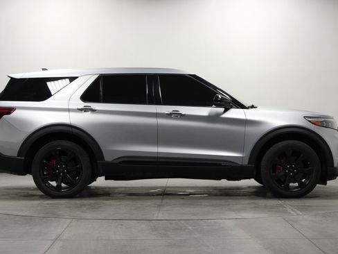 Used 2022 Ford Explorer ST w/ Equipment Group 401A AWD/4WD image 3