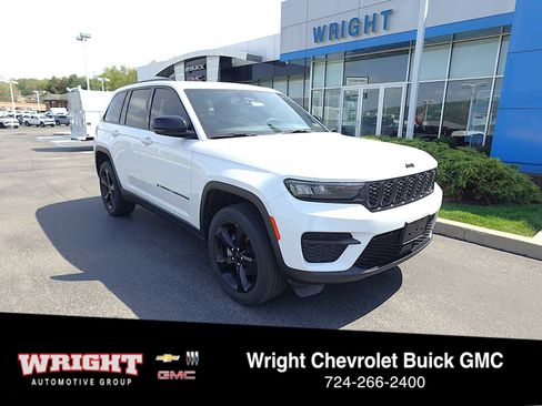Used 2023 Jeep Grand Cherokee Altitude AWD/4WD image 1