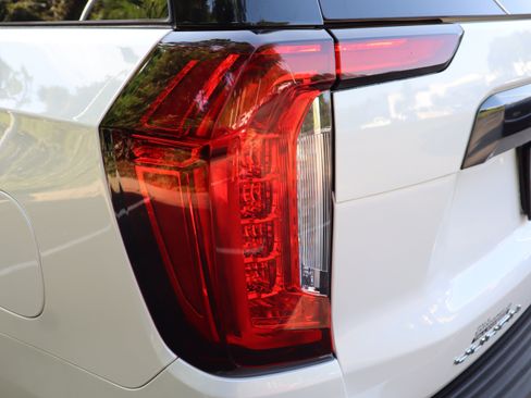 Used 2023 GMC Yukon XL Denali Ultimate AWD/4WD image 47
