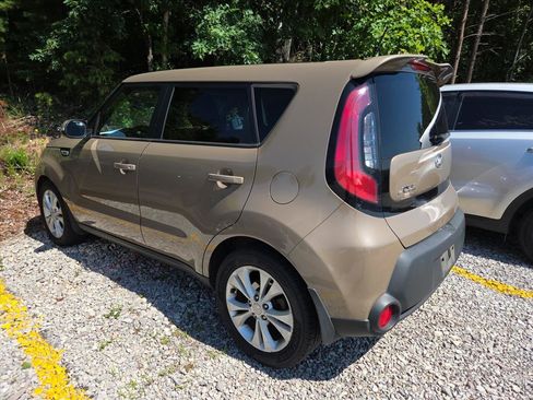 Used 2014 Kia Soul + FWD image 6