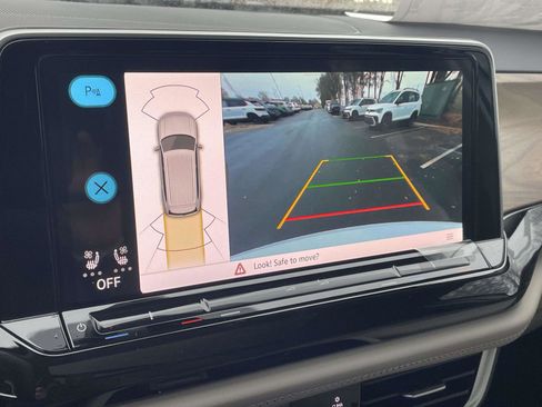 New 2026 Volkswagen Atlas SE image 32